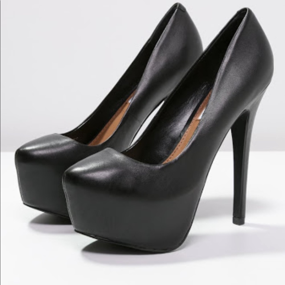 Steve Madden platform pumps